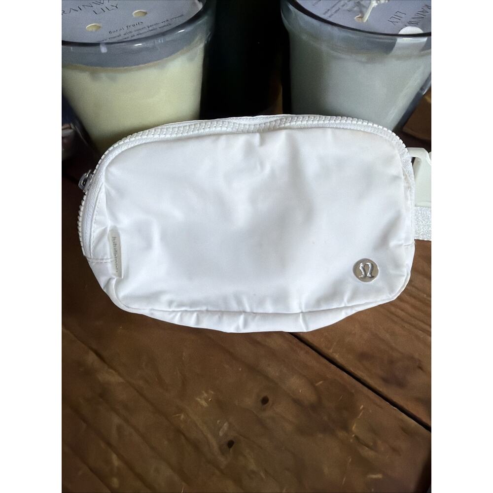 Lululemon Everywhere Belt Bag White Fanny Pack Classic Nylon - Picture 2 of 6
